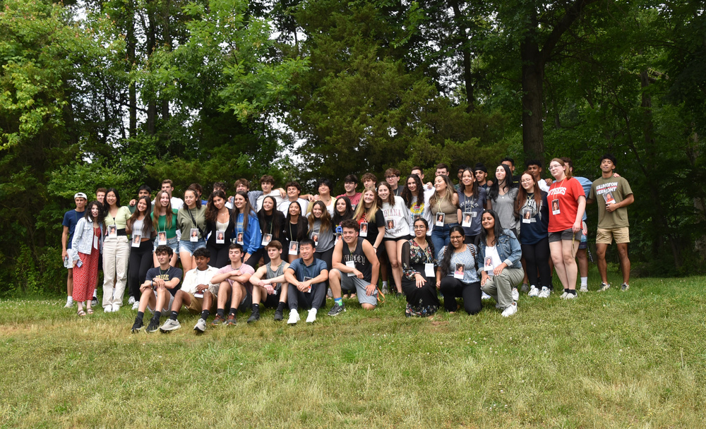 Thirty MTHS Class of 2023 Seniors Returned to Hilldale for a Special Clap-Out by the Elementary Students